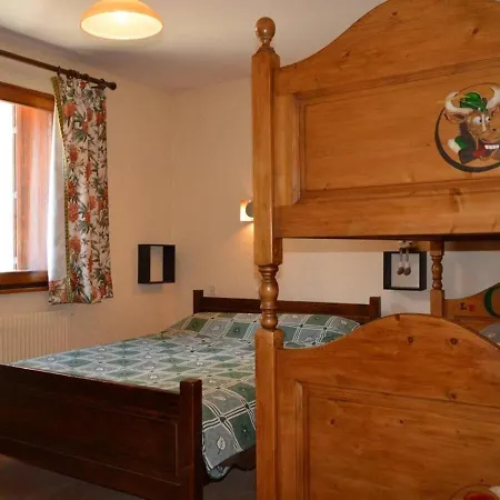 Appt Avec Cheminee, Balcon Sud Et Parking Au Grand-bornand - Fr-1-241-213 לה גראן-בורנו